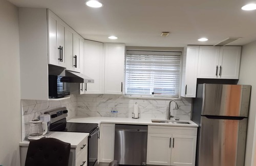 Surrey House | Modern brand new suite,no share