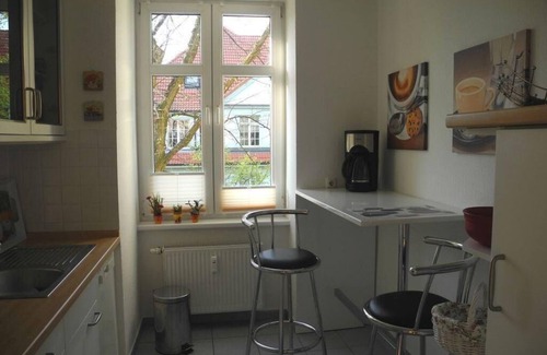 Warnemuende Apartment | Modern, bright apartment with balcony, only 2 min to the beach and Alter Strom
