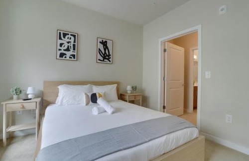 Jefferson Manor Apartment | Modern & Bright Apartment in Alexandria