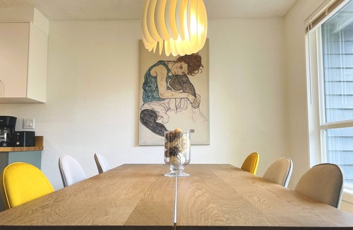 Corvallis House | Modern & Bright Townhome w/Open Floor Plan