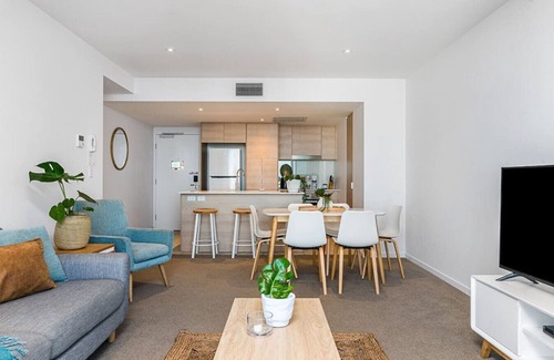 Broadbeach Apartment | Modern Broadbeach Apartment With Amazing Views