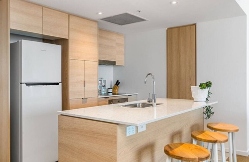 Broadbeach Apartment | Modern Broadbeach Apartment With Amazing Views