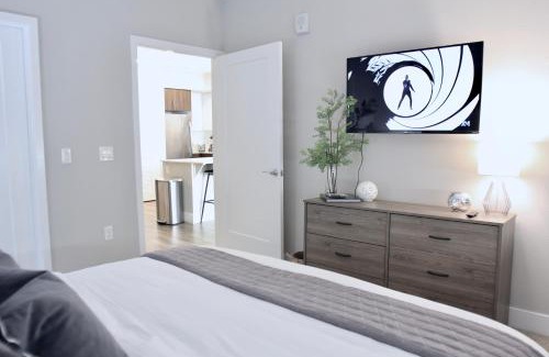 Orange Apartment | Modern Building - Free Parking - By CHOC & St Joseph