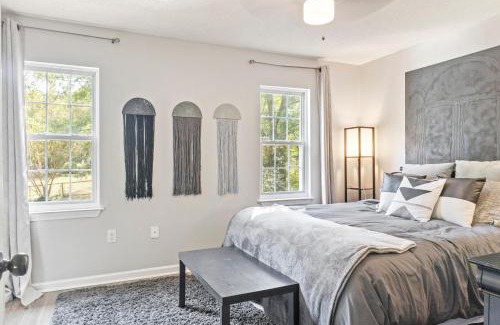 Winterville House | Modern Bulldog Escape