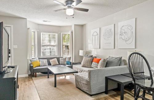 Winterville House | Modern Bulldog Escape