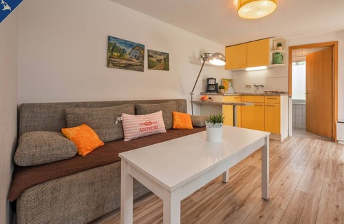 Luetow Apartment | Modern bungalow in Lütow on the Achterwasser with terrace and jetty access -