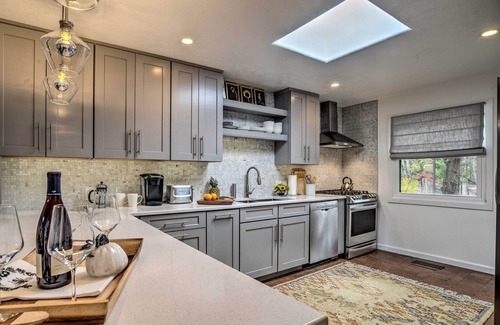 Vista Encantada Condo | Modern Bungalow w/Santa Fe Charm < 2 Mi to Plaza