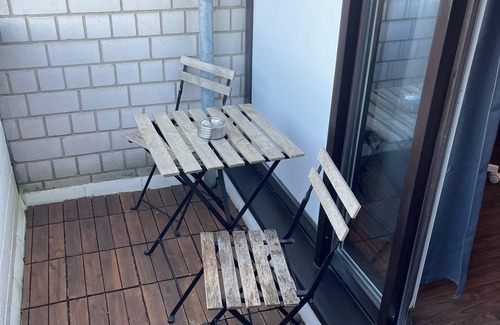 Tannenbusch Apartment | Modern business and travel apartment with kitchenette