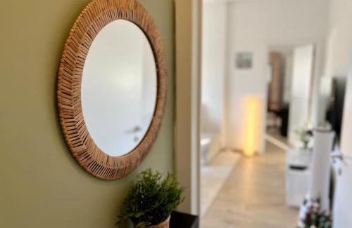 Liege Apartment | Modern Business Flat - Courts et moyens séjours
