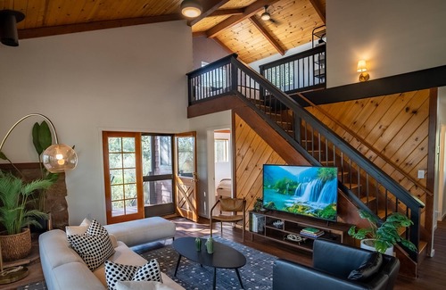 Strawberry Cabin | Modern Cabin in the Pines, Large Deck & Great View