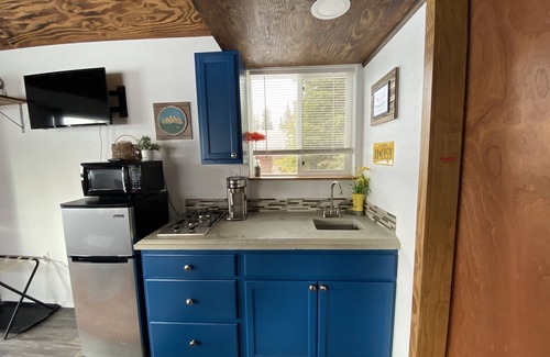 Kenai Cabin | Modern Cabin @ Moose Tracks Lodging