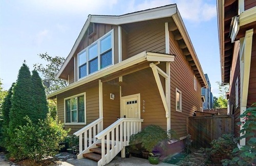 Judkins Park House | Modern Cabin Style + Deck, Central District