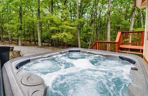 The Woods House | Modern Cabin w Hot Tub & Indoor Pool Gym Access!