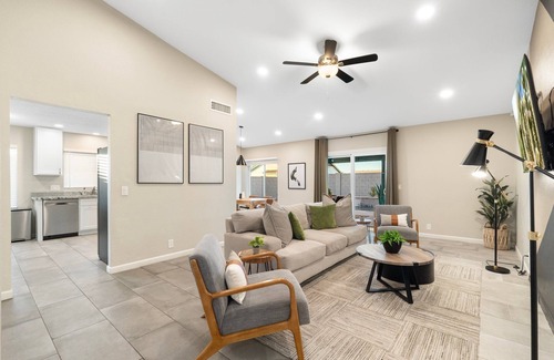 Westgreen Estates House | Modern Cactus - Heated Pool and Hot Tub