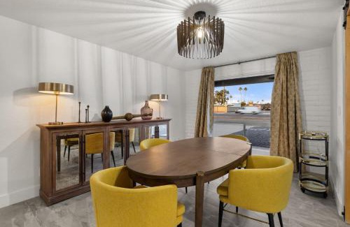 Tami Estates House | Modern Cactus Home - Luxe with Spa-baths Pool & Firepit