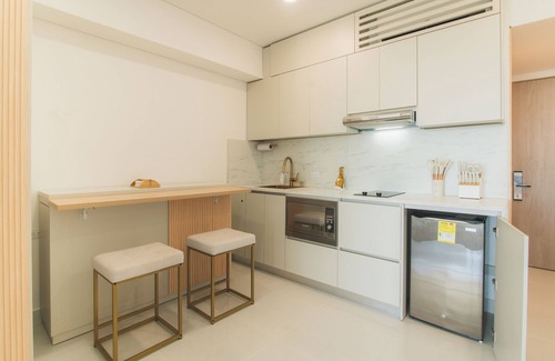 Marbella Apartment | Modern Cartagena Gateway near Airport