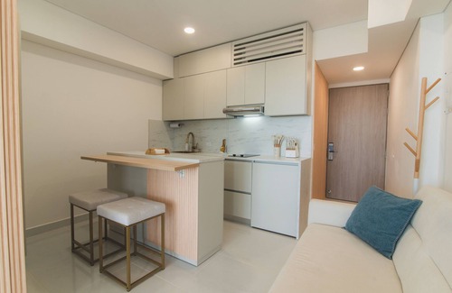 Marbella Apartment | Modern Cartagena Gateway near Airport