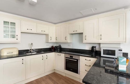 St Ives Apartment | Modern Central Apartment Sea Views Near to Beach