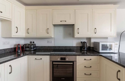 St Ives Apartment | Modern Central Apartment Sea Views Near to Beach