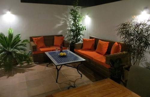 San Felipe Neri Apartment | Modern central apartment with large private garden terrace