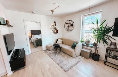 Stadshagen Apartment | Modern, Centrally located Apartment!