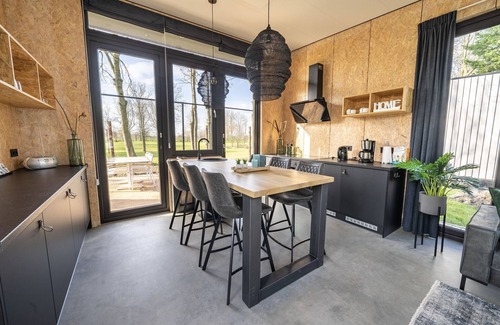 Kerkdriel Ski Chalet | Modern chalet by the river Maas
