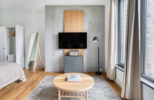 West Berlin Centre Apartment | Modern Charlottenburg Studio w/ Gym, near Kurfürstendamm, by Blueground