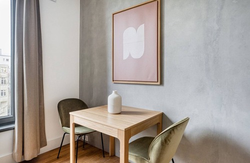 West Berlin Centre Apartment | Modern Charlottenburg Studio w/ Gym, near Kurfürstendamm, by Blueground
