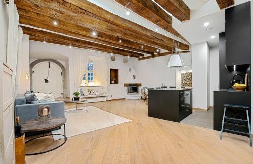 Old Town Apartment | Modern charm in old town