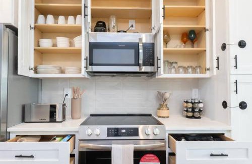 Sheffield Park House | Modern Chic Home in Trendy NODA Midwood Districts
