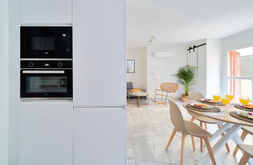 La Victoria Apartment | Modern City Centre Apartment w/Terrace & Fast WIFI