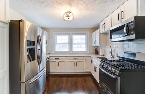 Mount Auburn House | Modern City Retreat, 3BR Stay 3min. to DWTN & OTR