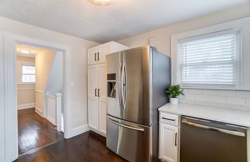 Mount Auburn House | Modern City Retreat, 3BR Stay 3min. to DWTN & OTR