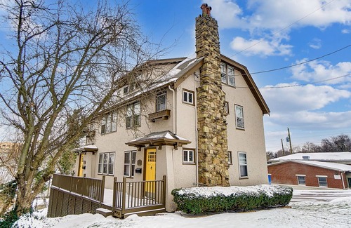 Mount Auburn House | Modern City Retreat, 3BR Stay 3min. to DWTN & OTR