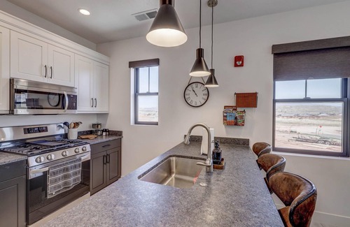St. George Cottage | Modern | Clean | Get-a-way for two! | Mini Ranch casita