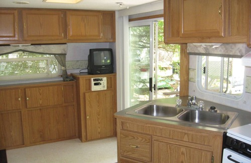 Cloyne House | Modern, clean trailer, waterview at small campground (The Terry)