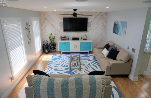 Huron House | Modern Coastal Lake Erie Getaway Steps Away From The Beach
