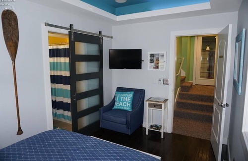 Huron House | Modern Coastal Lake Erie Getaway Steps Away From The Beach