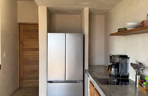 San Agustinillo House | Modern Coastal Oasis — 3 Min Walk To Beach: A/C, Pool & StarLink.