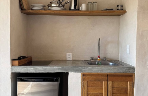 San Agustinillo House | Modern Coastal Oasis — 3 Min Walk To Beach: A/C, Pool & StarLink.