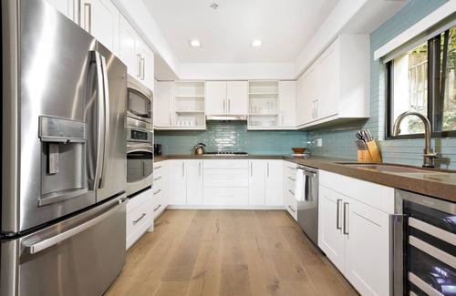 Laguna Beach Apartment | Modern Coastal Retreat: Walk to Beach, Dining, & More!