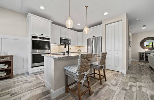 Bonita Springs House | Modern Coastal Home with Golf Course Views