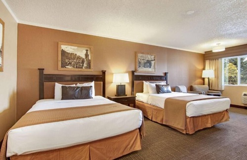 Bryce Canyon Hotel | Modern Comfort in Nature's Embrace! Swimming Pool, Free Breakfast, Pets Allowed!