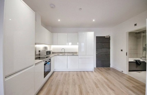 Barnt Green Apartment | Modern Comfort 1 Bed Apartment Broadoaks, Sulihull
