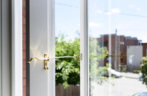 Launceston CBD House | Modern Comfort 2-bedroom hideaway in Balfour