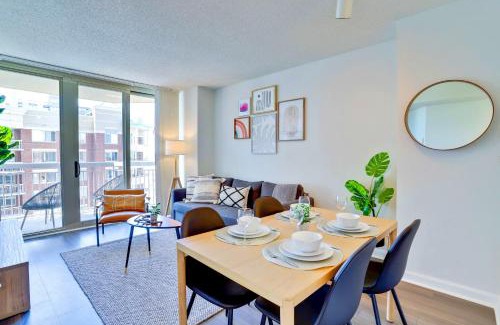 Ballston Apartment | Modern Comfort in Ballston Prime Urban Location