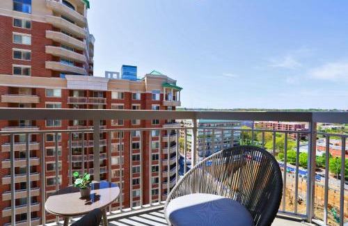 Ballston Apartment | Modern Comfort in Ballston Prime Urban Location
