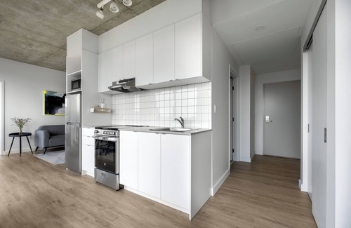 Shaughnessy Village Apartment | Modern Comfort in the Heart of Montreal