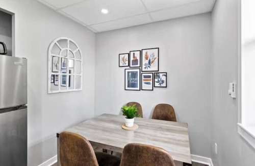 Walkerville Apartment | Modern Comfort in Walkerville | 2BR + WiFi + Parking