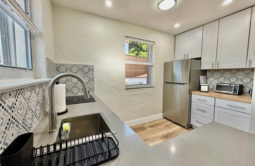 Coral Gables Cottage | Modern Comfort Meets Mediterranean Charm in Downtown Coral Gables